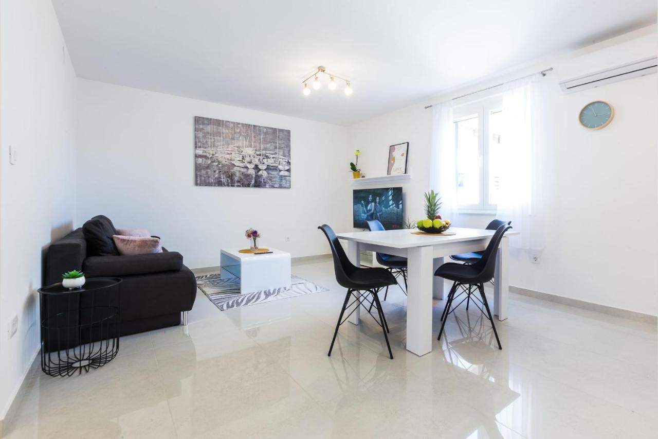 Petra Modern With Free Parking And Bbq