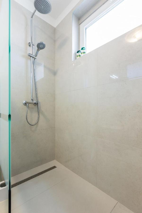 Petra Modern With Free Parking And Bbq Zadar
