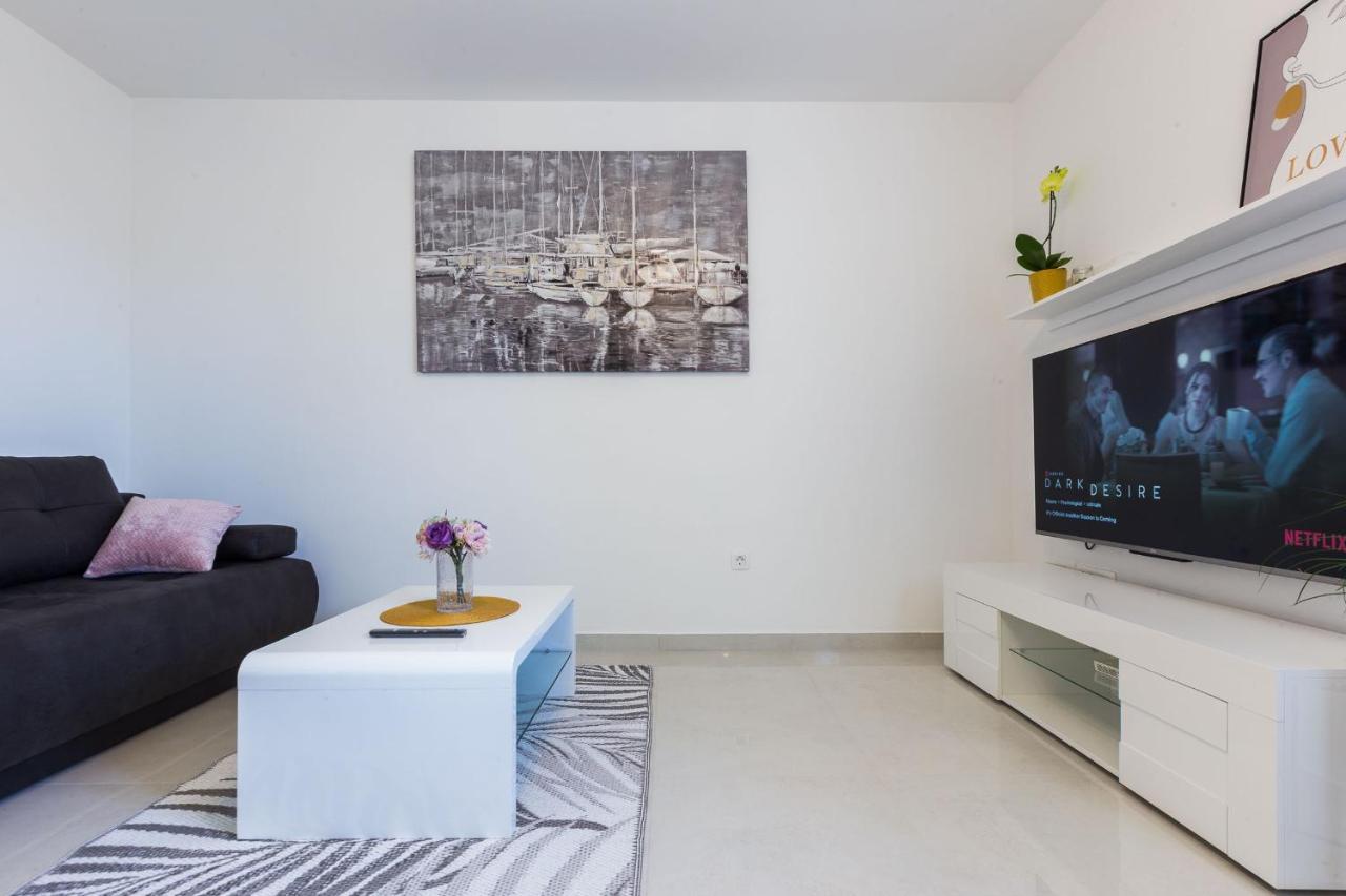 Apartament Petra Modern With Free Parking And Bbq