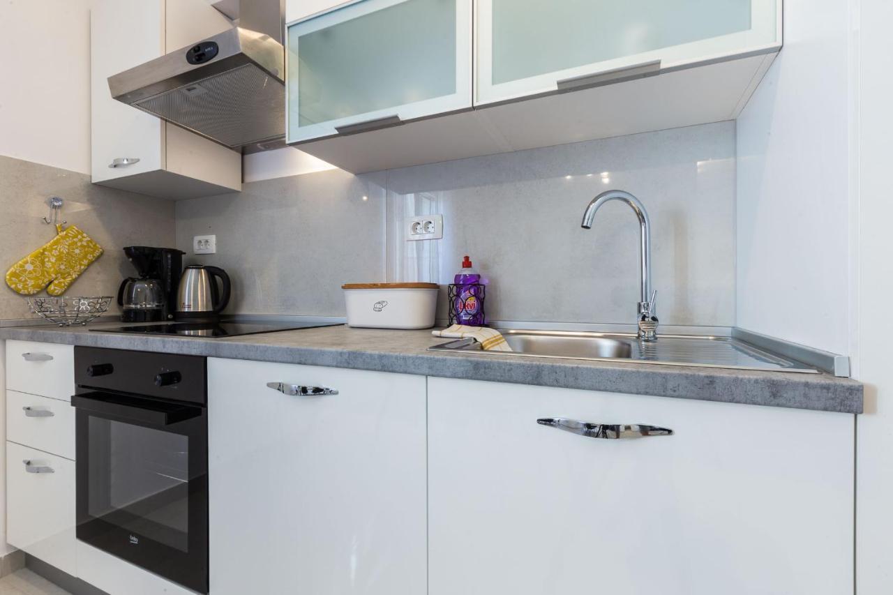 Petra Modern With Free Parking And Bbq Apartament *