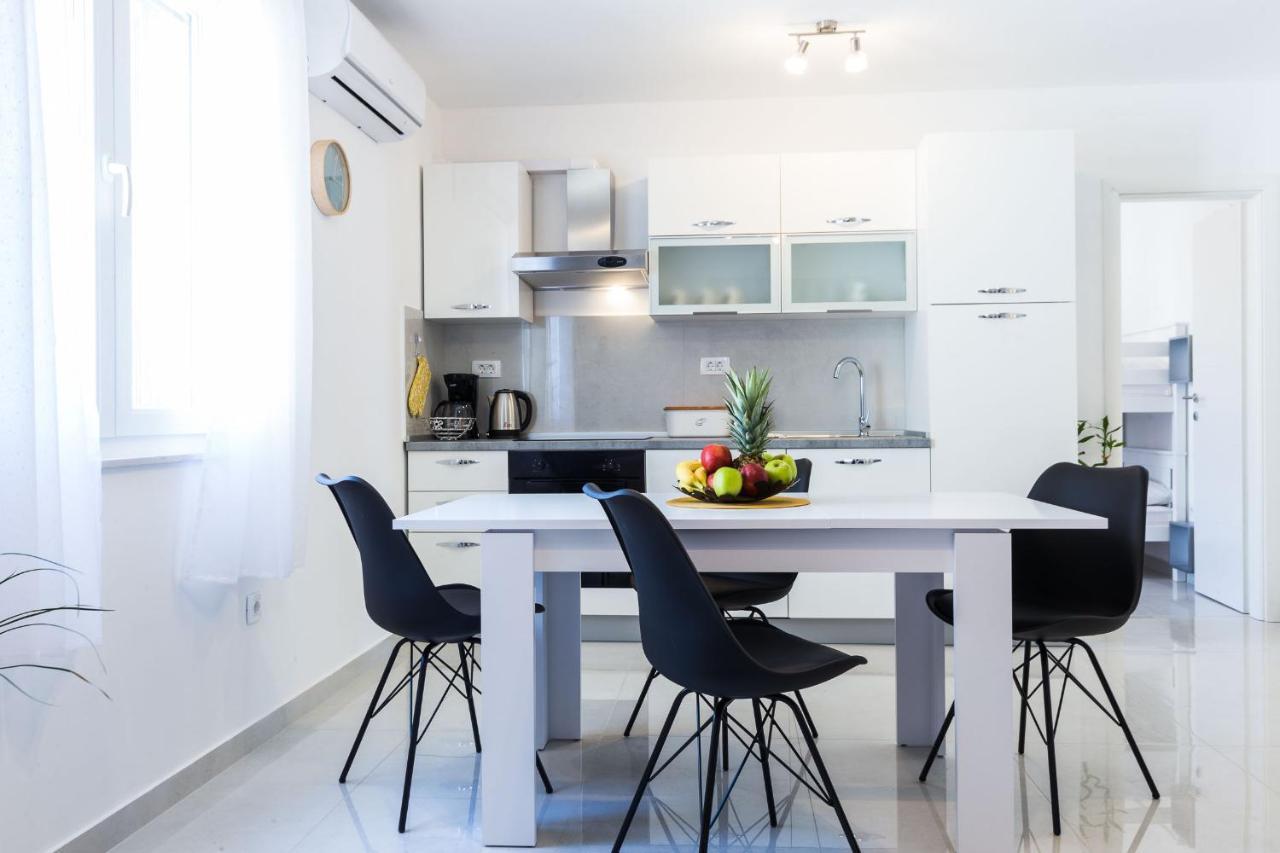 Petra Modern With Free Parking And Bbq Apartament *